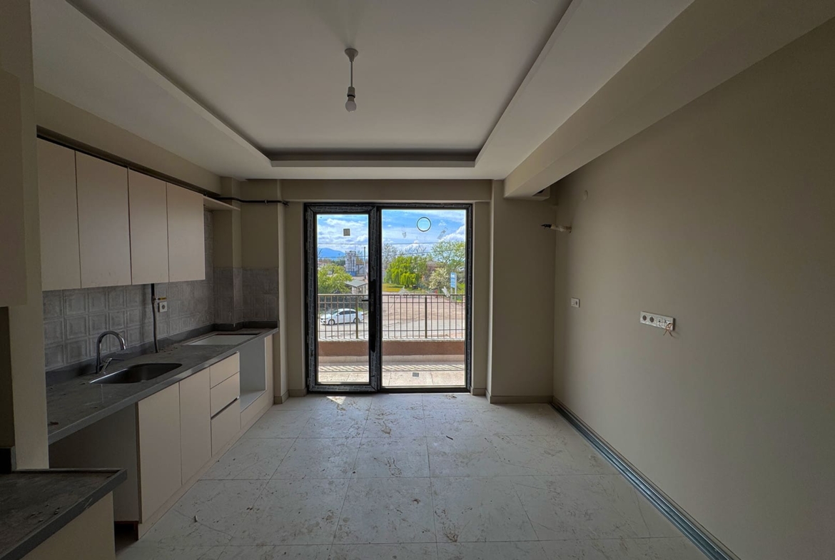 ARİFİYE HANLI GİRİŞİNDE HAVUZLU 2+1 SIFIR DAİRE