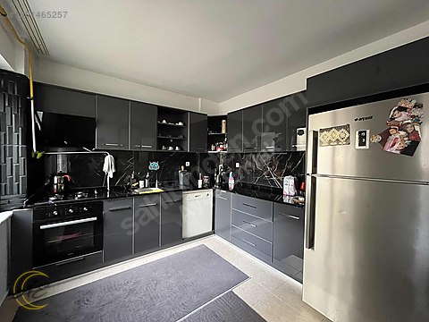 SERDİVAN BEŞKÖPRÜ MAHALLESİNDE 6+1 300M² SATILIK MÜSTAKİL