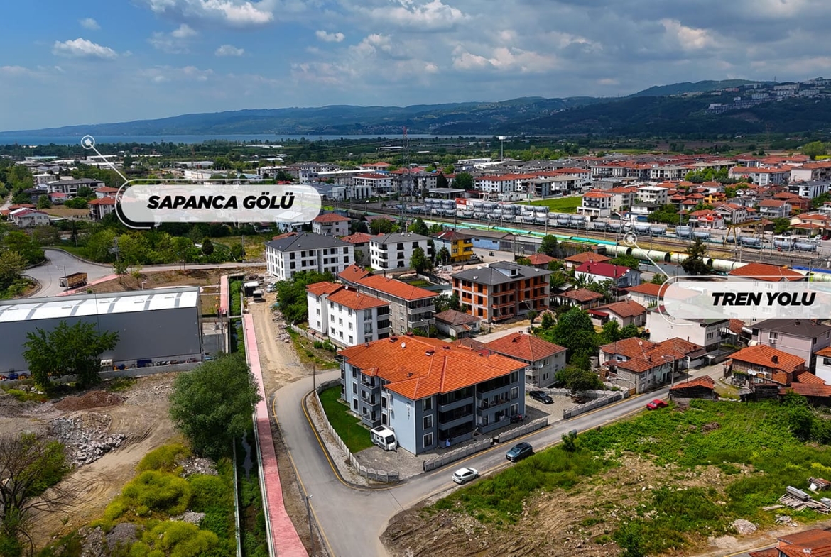 ARİFİYE FATİH MAHALLESİNDE EBEVEYN BANYOLU 3+1 SATILIK DAİRE