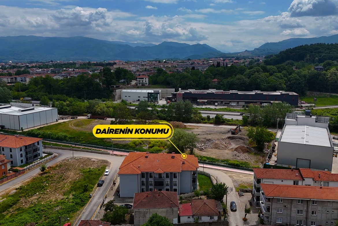 ARİFİYE FATİH MAHALLESİNDE EBEVEYN BANYOLU 3+1 SATILIK DAİRE