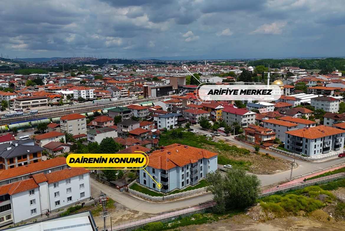 ARİFİYE FATİH MAHALLESİNDE EBEVEYN BANYOLU 3+1 SATILIK DAİRE