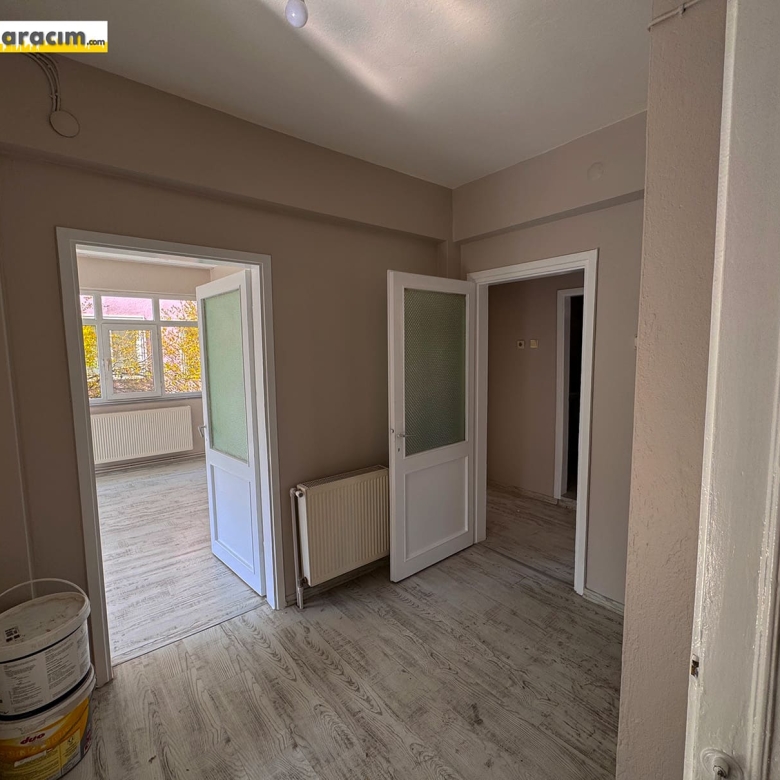 ADAPAZARI ŞEKER MAHALLESİNDE ÇARŞI MERKEZE YAKIN KİRALIK 3+1 DAİRE