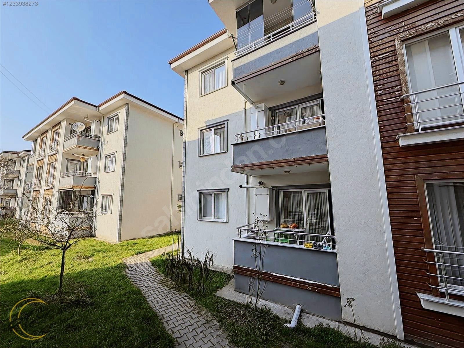 SAPANCA GAZİPAŞA MAHALLESİNDE 2+1 SATILIK DAİRE