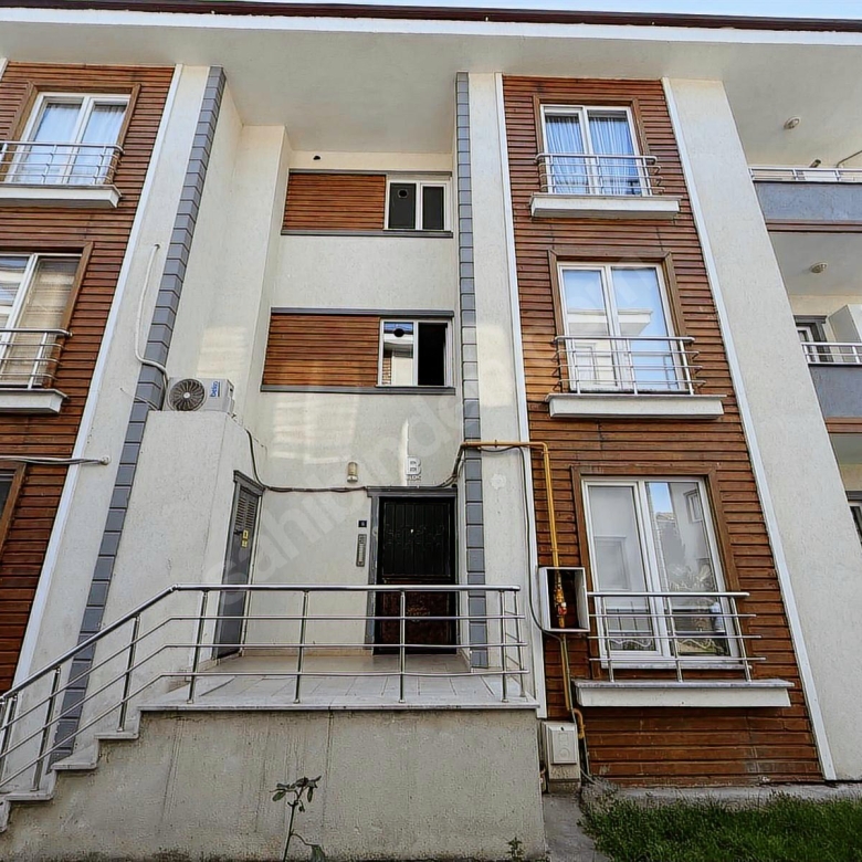 SAPANCA GAZİPAŞA MAHALLESİNDE 2+1 SATILIK DAİRE