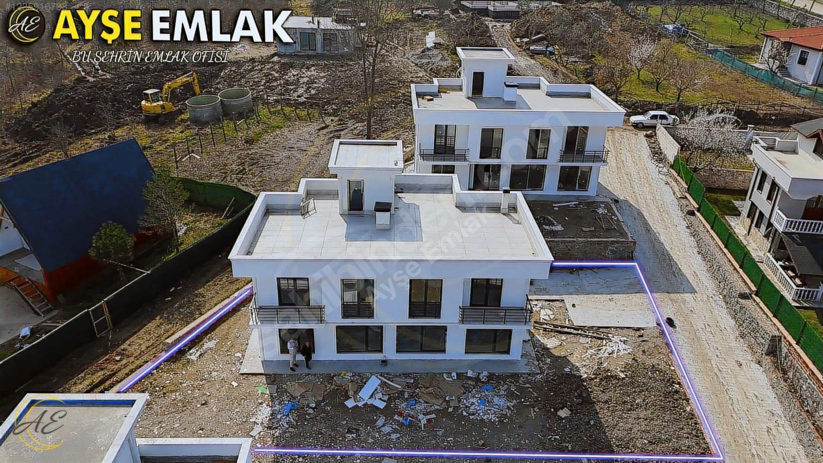 SAPANCA ÜNLÜCE MAHALLESİNDE 230M² GÖL MANZARALI 4+1 SATILIK VİLLA