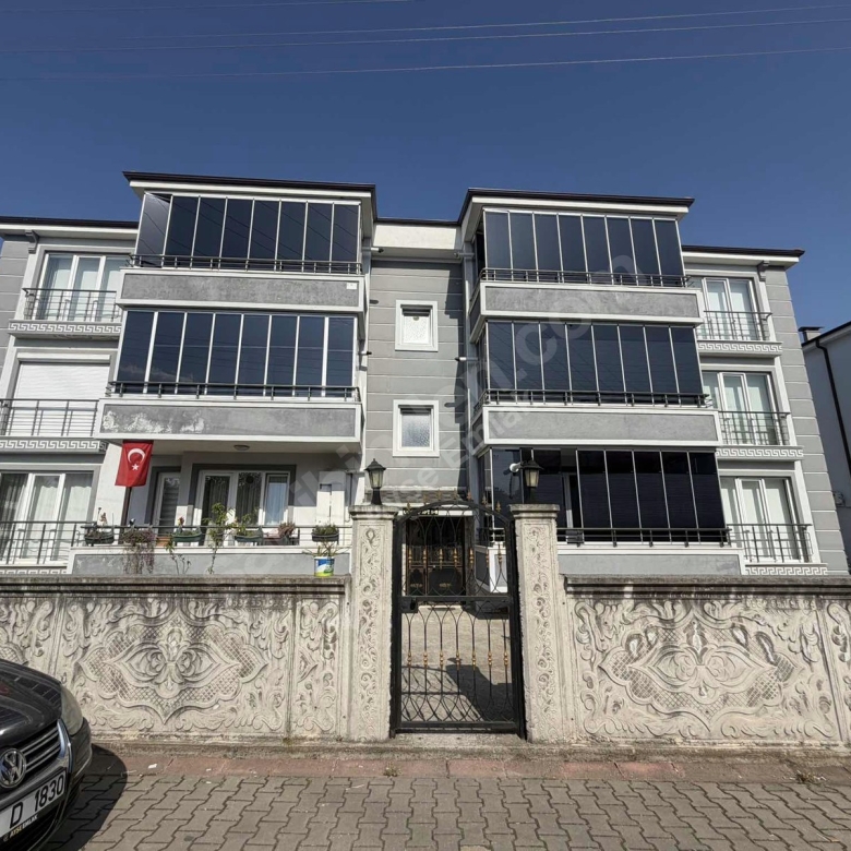 ARİFİYE ARİFBEY MAHALLESİNDE GENİŞ KULLANIMLI 3+1 SATILIK DAİRE