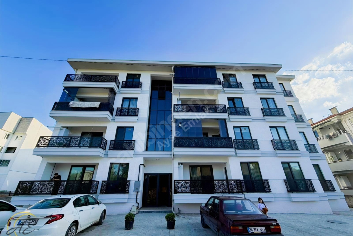 HENDEK YENİ MAHALLESİNDE GENİŞ KULLANIMLI 3+1 SATILIK DAİRE
