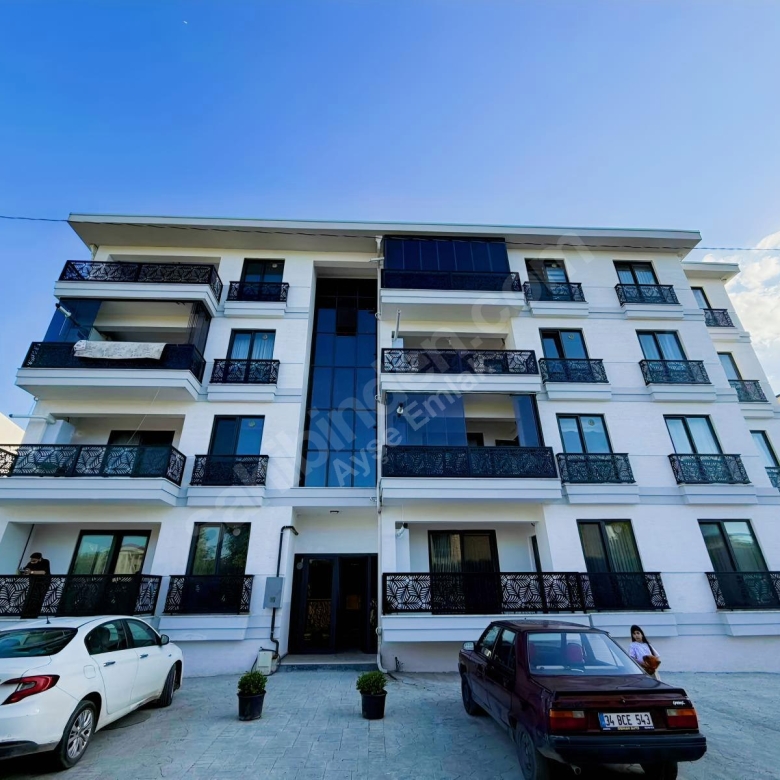 HENDEK YENİ MAHALLESİNDE GENİŞ KULLANIMLI 3+1 SATILIK DAİRE