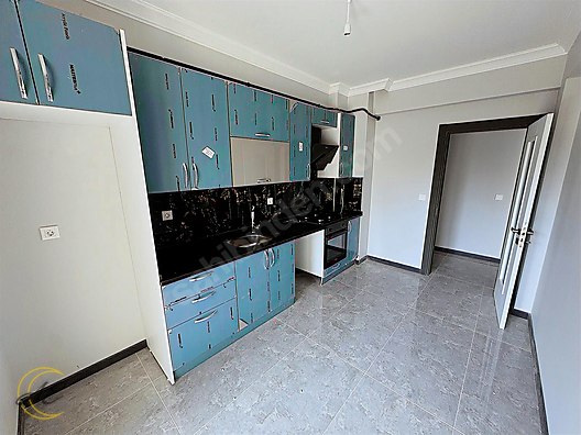 ARİFİYE FATİH MAHALLESİ EBEVEYN BANYOLU OTOPARKLI 2+1 SATILIK DAİRE