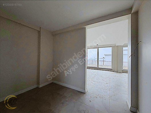 SAPANCA ÜNLÜCE MAHALLESİNDE 230M² GÖL MANZARALI 4+1 SATILIK VİLLA