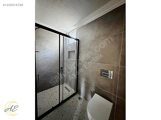 SAPANCA ÜNLÜCE MAHALLESİNDE 230M² GÖL MANZARALI 4+1 SATILIK VİLLA