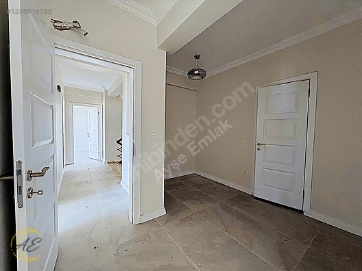 SAPANCA ÜNLÜCE MAHALLESİNDE 230M² GÖL MANZARALI 4+1 SATILIK VİLLA