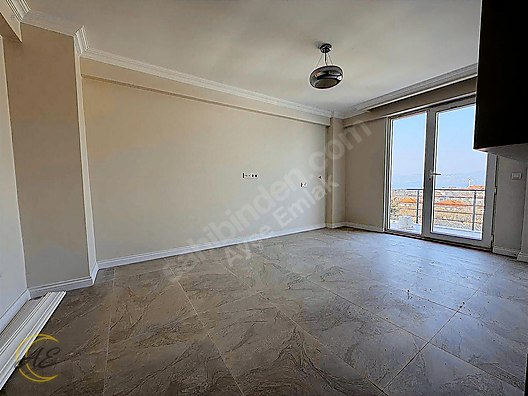 SAPANCA ÜNLÜCE MAHALLESİNDE 230M² GÖL MANZARALI 4+1 SATILIK VİLLA