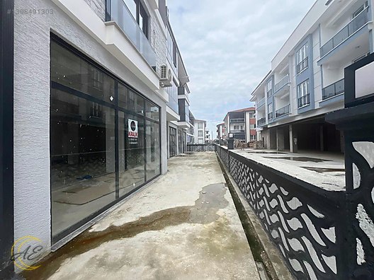 ARİFİYE FATİH MAHALLESİNDE OSMAN GAZİ CADDESİNDE 245M² SATILIK DÜKKAN
