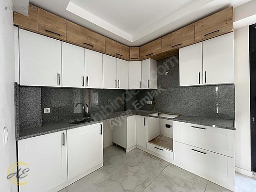 ARİFİYE FATİH MAHALLESİNDE 4+1 HAVUZLU TRİPLEKS SATILIK VİLLA