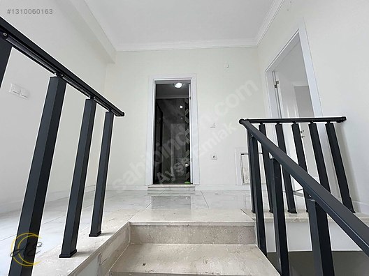 ARİFİYE FATİH MAHALLESİNDE 4+1 HAVUZLU TRİPLEKS SATILIK VİLLA
