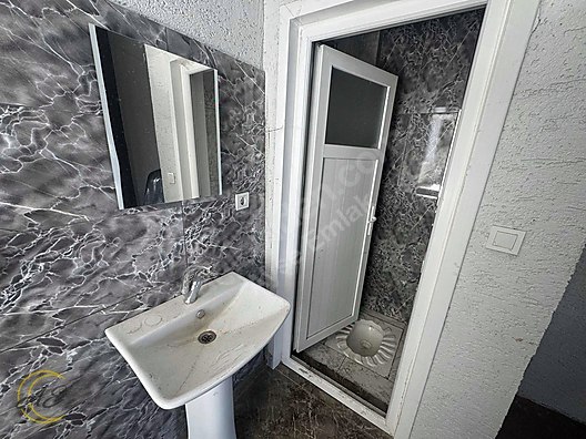 ARİFİYE FATİH MAHALLESİNDE 65M² SATILIK DÜKKAN