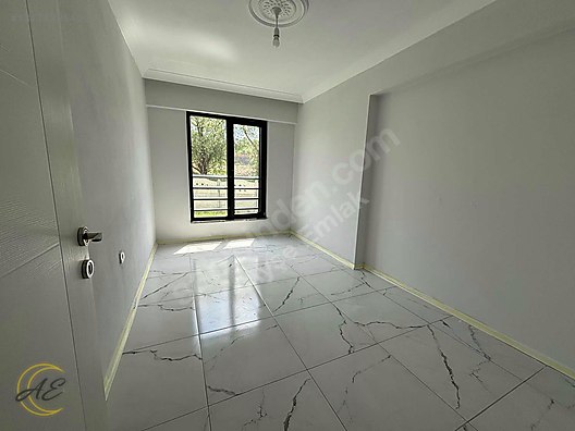 ARİFİYE FATİH MAHALLESİNDE EBEVEYN BANYOLU 3+1 SATILIK DAİRE