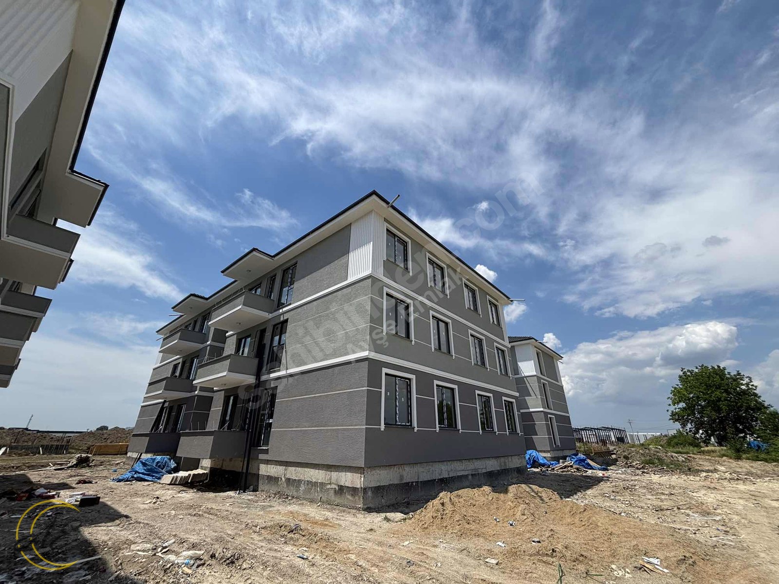 ARİFİYE HANLI MAHALLESİNDE 2+1 70M² SATILIK DAİRE