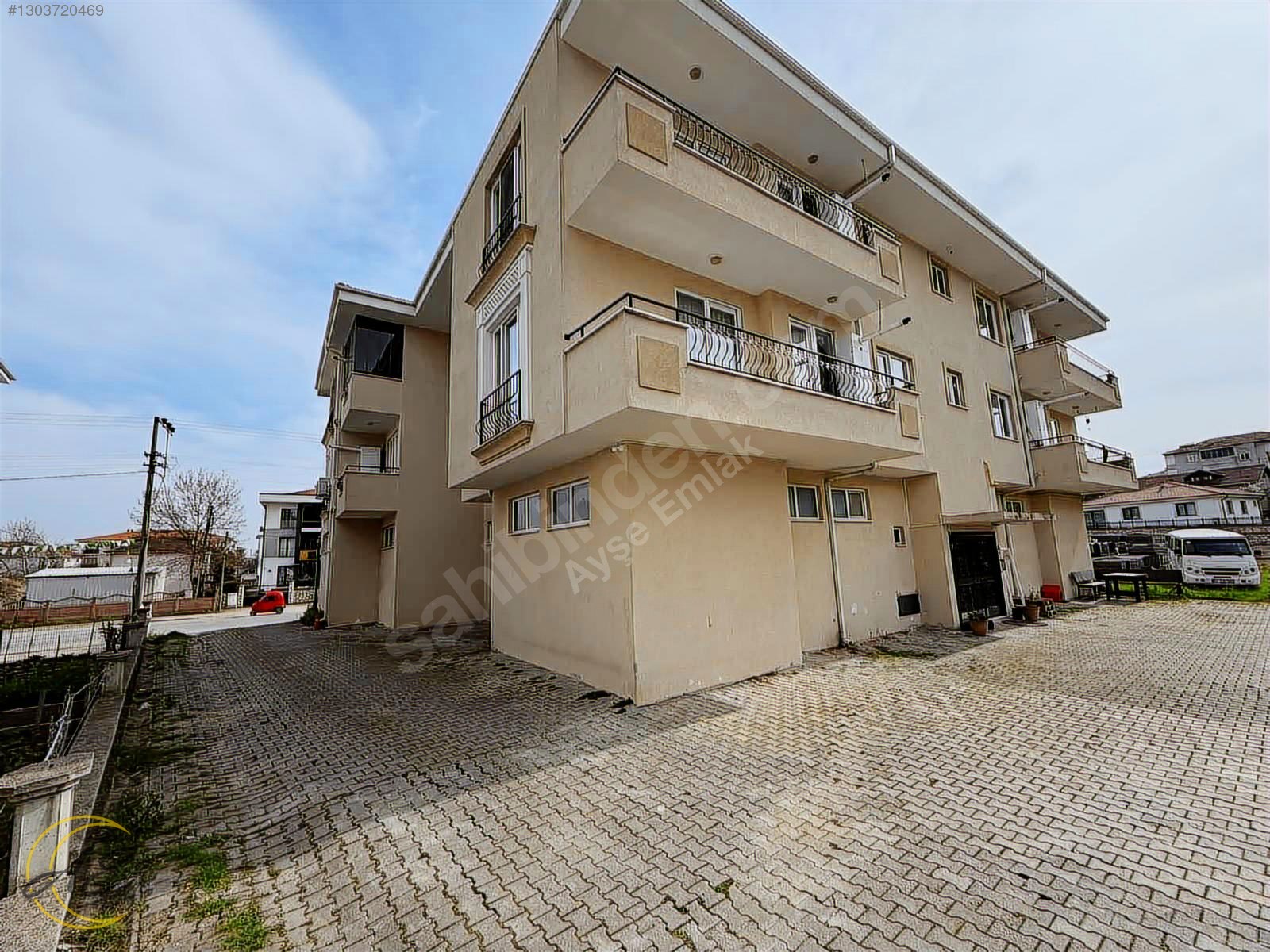 ARİFİYE FATİH MAHALLESİN’DE 3+1 120M² SATILIK DAİRE
